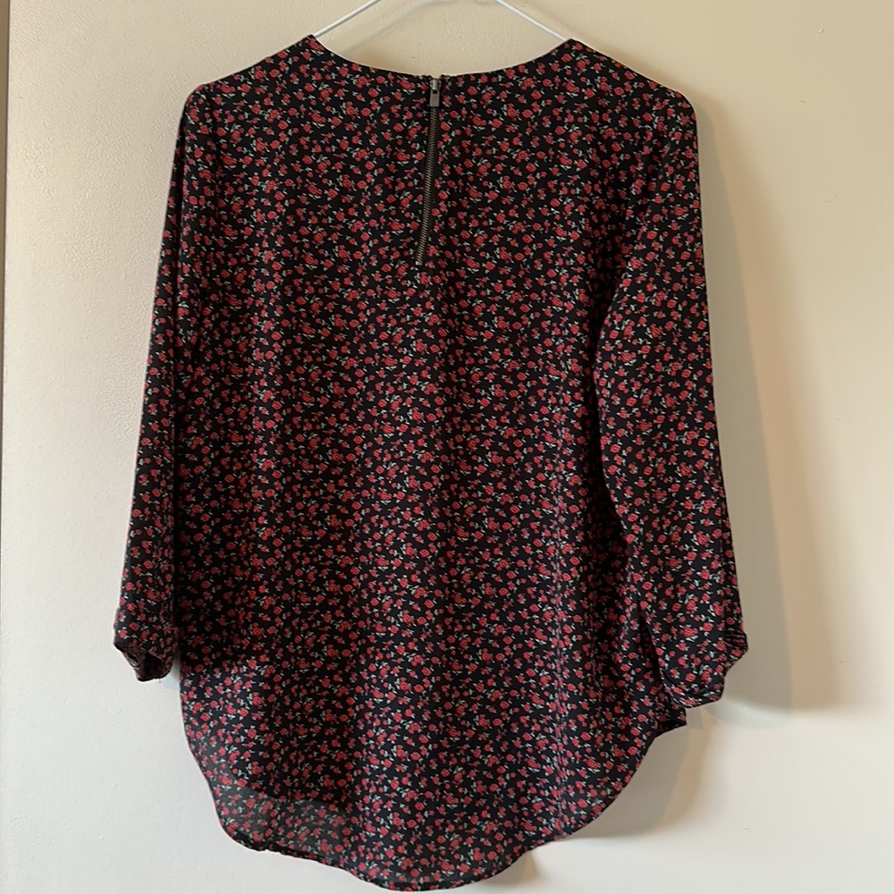 Rose blouse - Picture 2 of 3